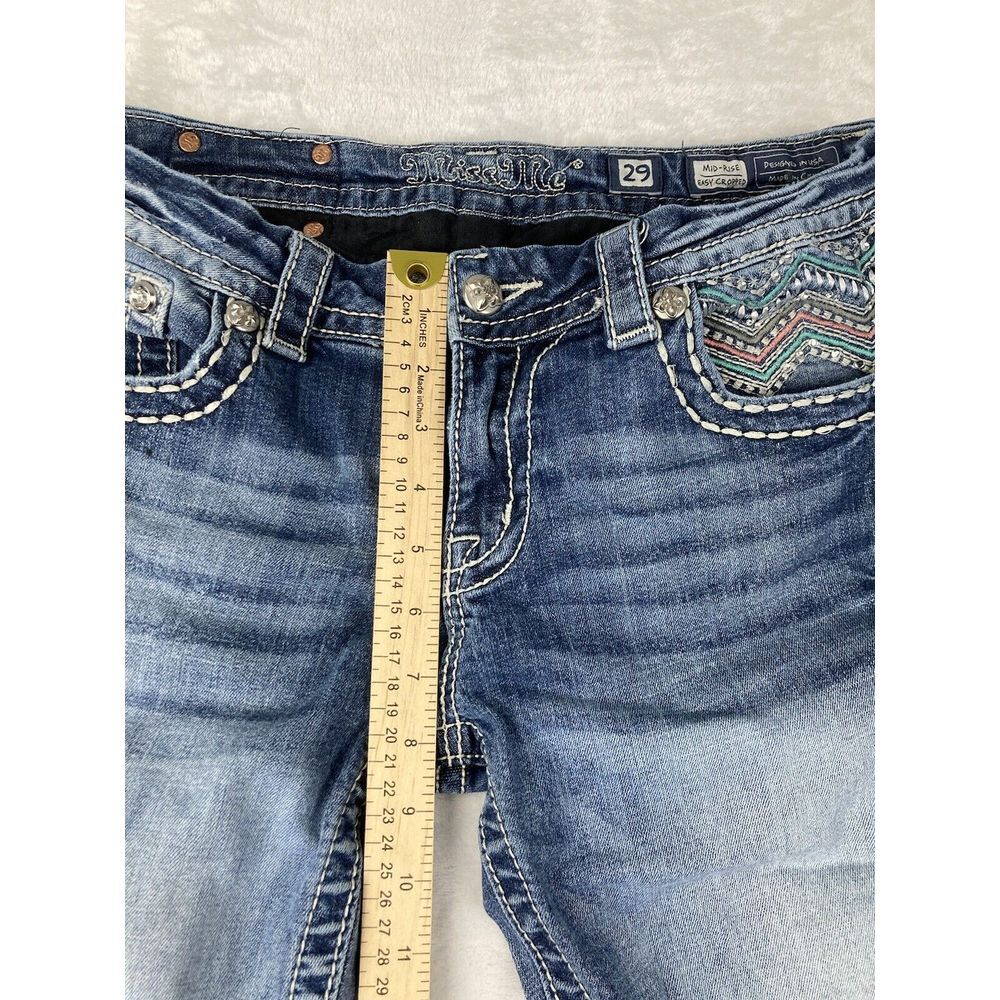 Miss Me Mid Rise Easy Cropped Jeans Women's Raw hem Medium Wash Blue Size 29 - Picture 9 of 16
